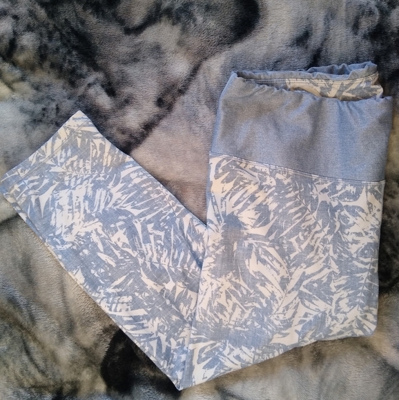 Prana Pants - Prana Pillar Printed Capri Blue Pacifica